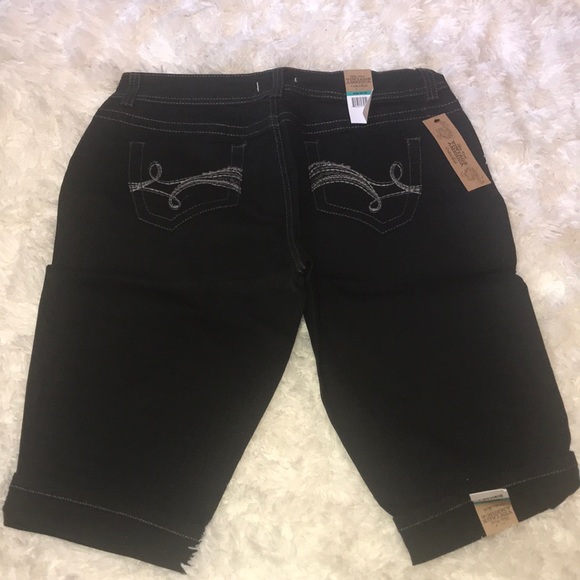 Plus Size Nine West Shorts - Picture 2 of 3